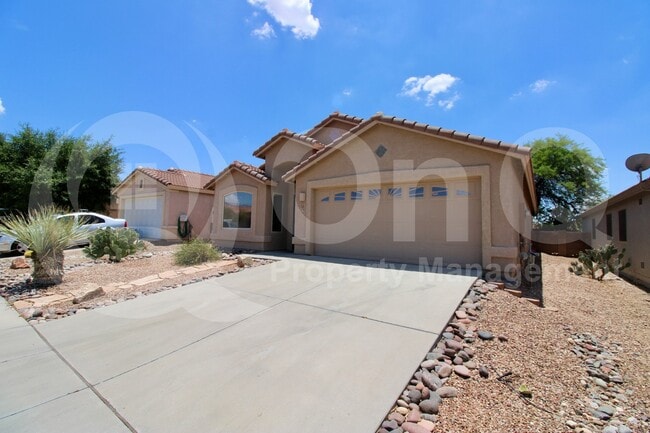 Photo - 579 W Tara Danette Dr House