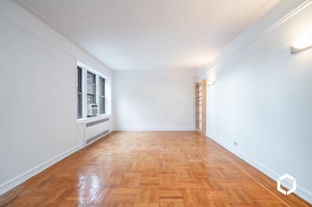 Foto principal - 1 bedroom in BROOKLYN NY 11218