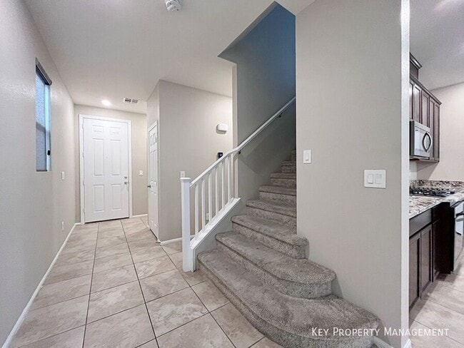 Building Photo - 5587 Lushan St