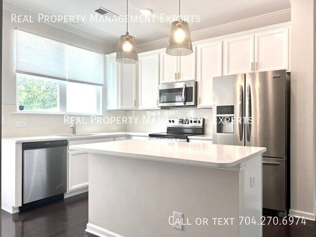 Foto del edificio - 752 River Park Road