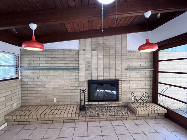 Building Photo - 3812 SW 15th St