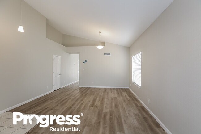 Building Photo - 275 W Amoroso Dr