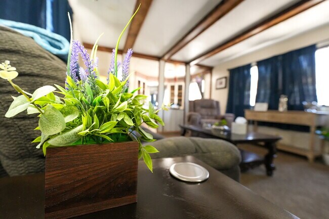 Foto del edificio - Stylish & Spacious 2-Bedroom Mobile Home