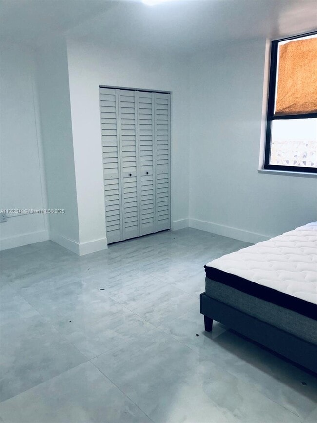 Foto del edificio - 10185 Collins Ave