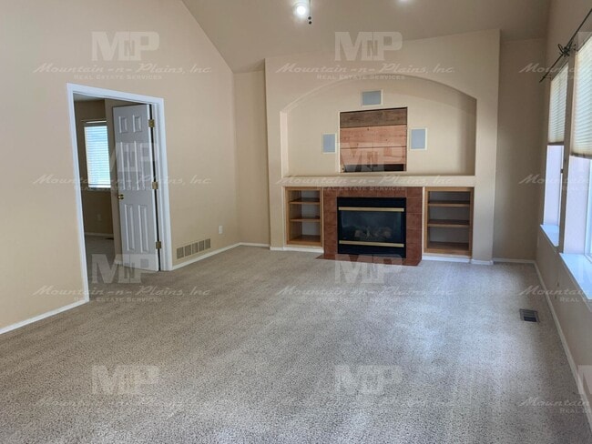 Building Photo - 714 Bentley Pl