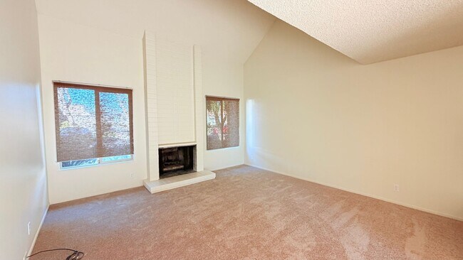 Photo - 1092 Melrose Ave House