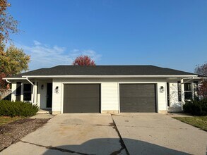 Building Photo - 834 Nicholas Ct