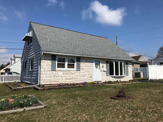 Building Photo - 2030 Eastman Ave