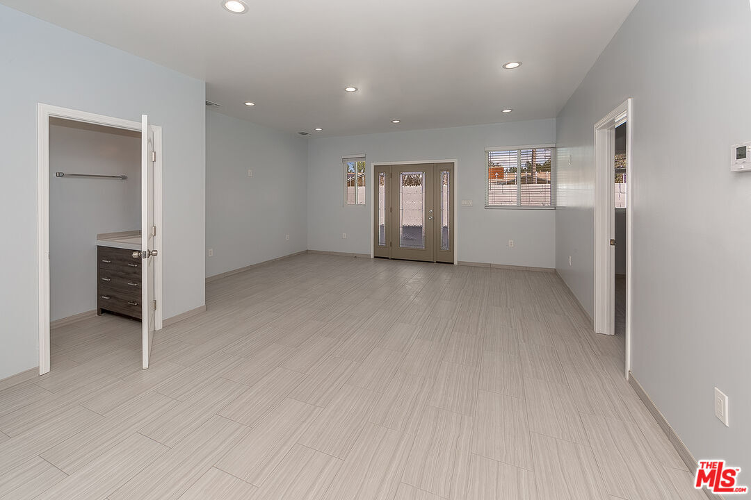 Foto principal - 13659 W Magnolia Blvd