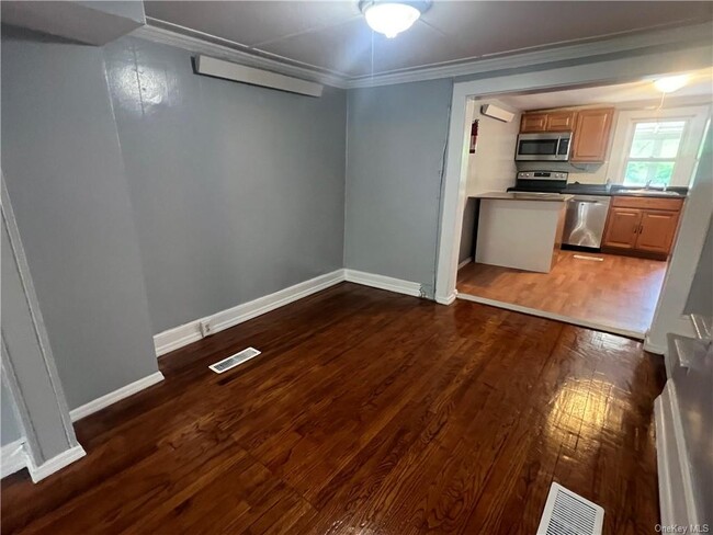 Building Photo - 15 Highland Ave