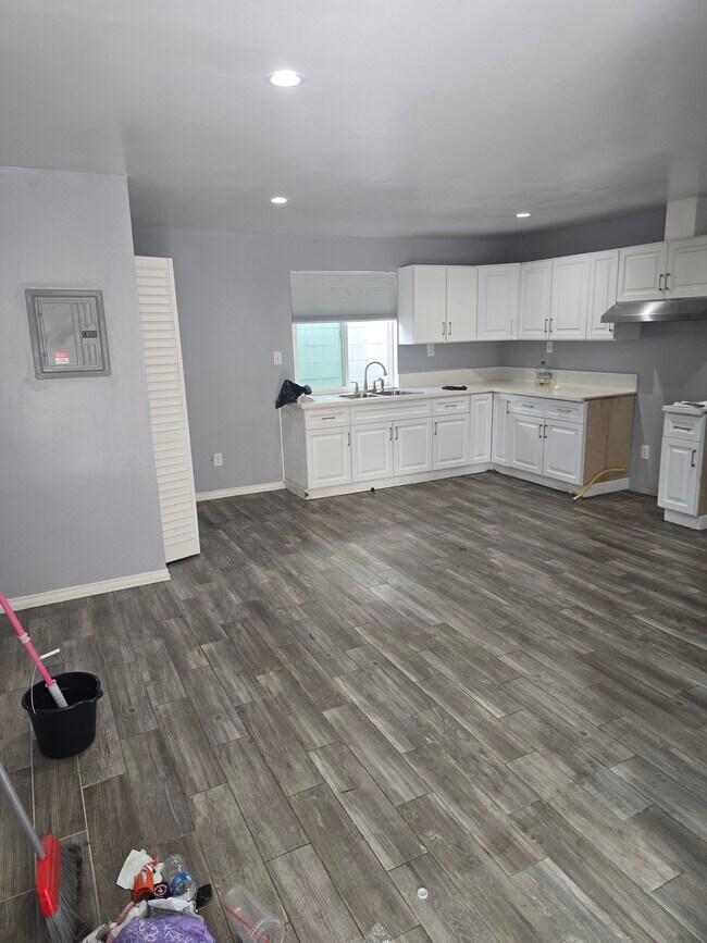 Foto del edificio - 505 Harding Ave