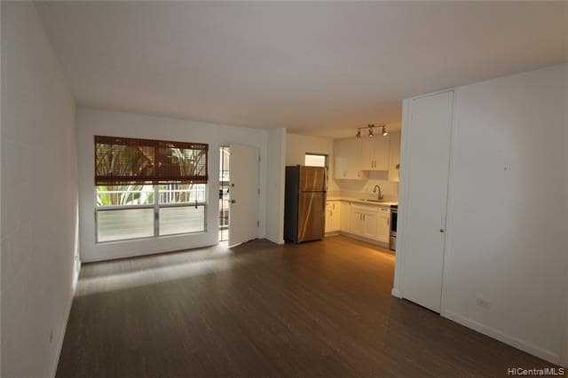 Building Photo - 47-420-420 Hui Iwa St