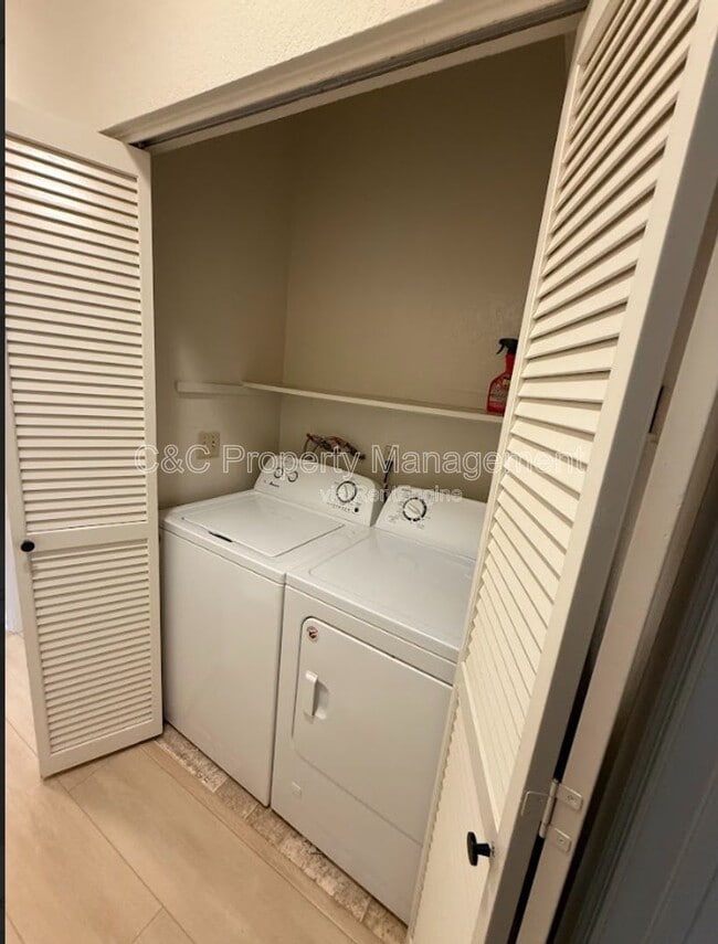 Foto del edificio - 37050 Meadowbrook Common