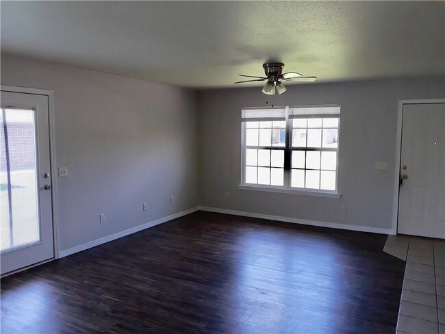 Building Photo - 2830 Dawn Ct