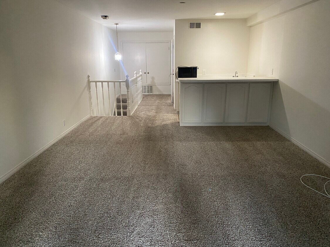 studio - 17200 Newhope St