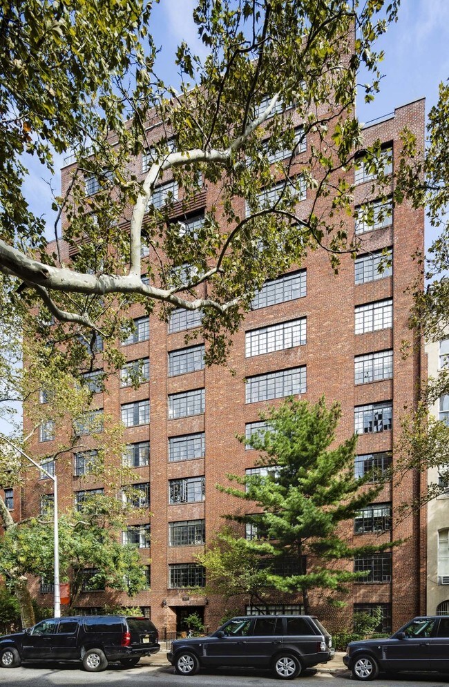 Building Photo - 433 West 21st Street