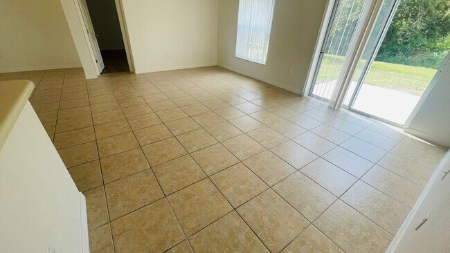 Building Photo - Bella Pointe-3633 Sail Harbor Kissimmee FL...