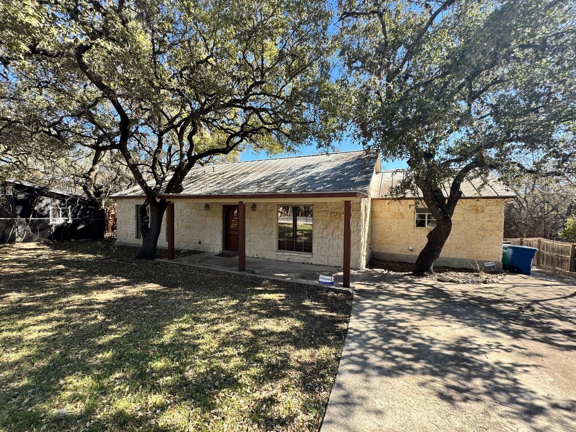 Primary Photo - A Must See! Great 2 Bedroom 2 bath home in...