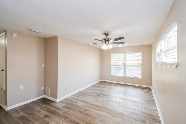 Building Photo - 7771 Spanish Oaks Dr