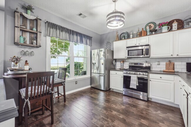 Building Photo - 10900 Wittenridge Dr