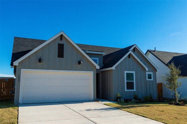 Foto del edificio - 223 Las Lomas Dr