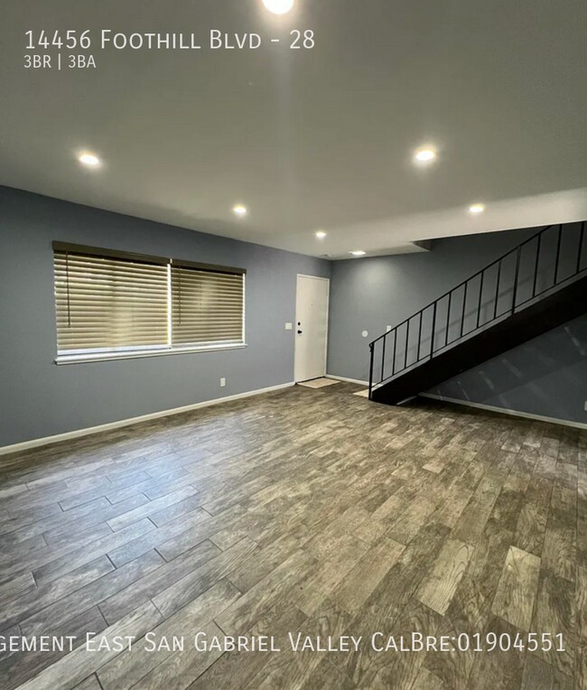 Foto del edificio - 14456 Foothill Blvd