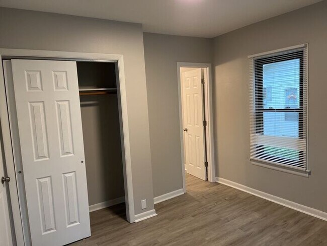 Building Photo - Newly Remodeled Single Family Home