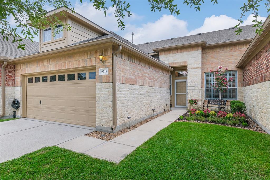 Foto principal - 9718 Catalina Leaf Ln