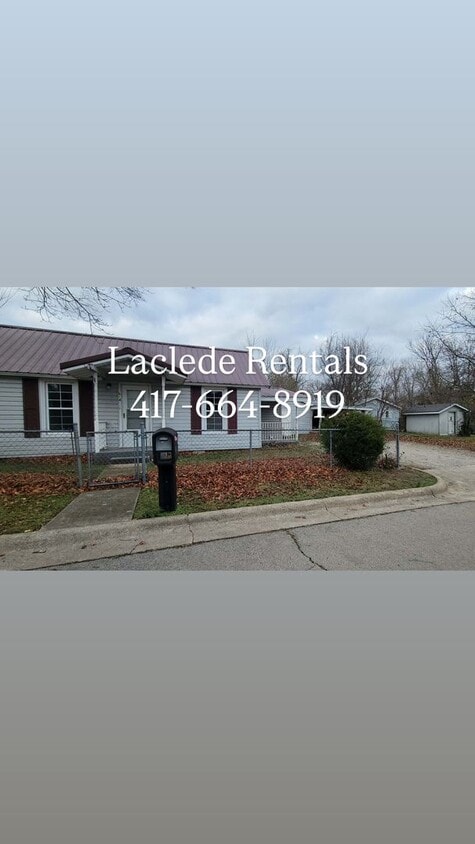 Primary Photo - 2 BEDROOM 1 BATHROOM HOUSE.