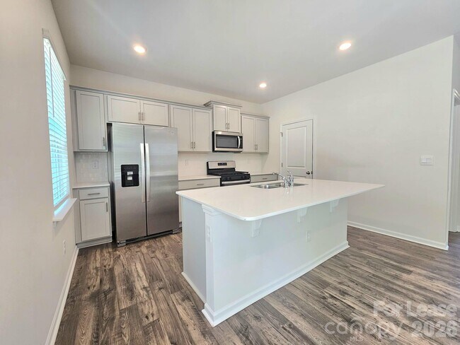 Foto del edificio - 3854 Rosewood Dr