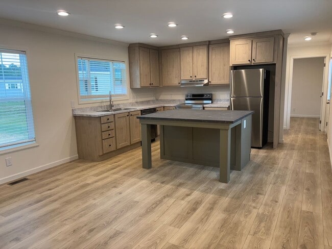 Building Photo - Liberty Pines Mobile Home Community, Raeford, NC