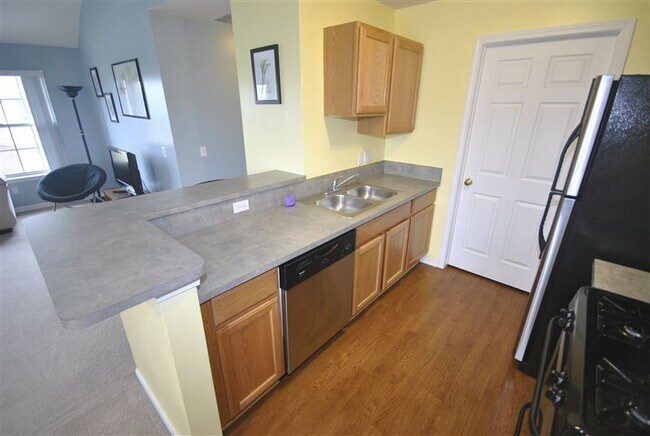 Building Photo - 2 br, 2 bath Condo - 887 Addington Ln 887 ...
