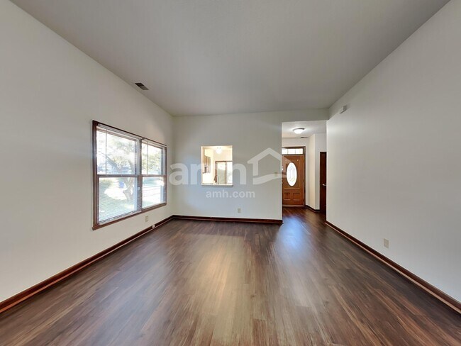 Foto del edificio - 9940 Wellcroft Ln