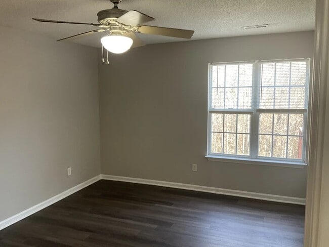 Building Photo - 328 Tanner Ct