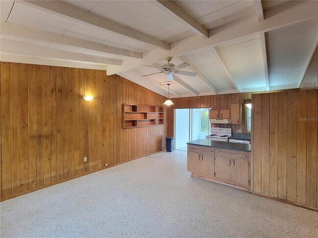 Building Photo - 306 N Shore Dr