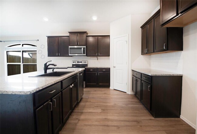 Building Photo - 106 Reagor Dr