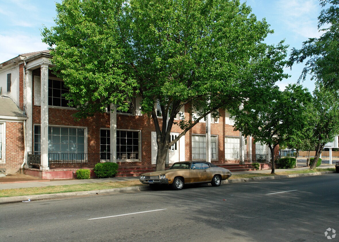Building Photo - 142-160 N Fulton St