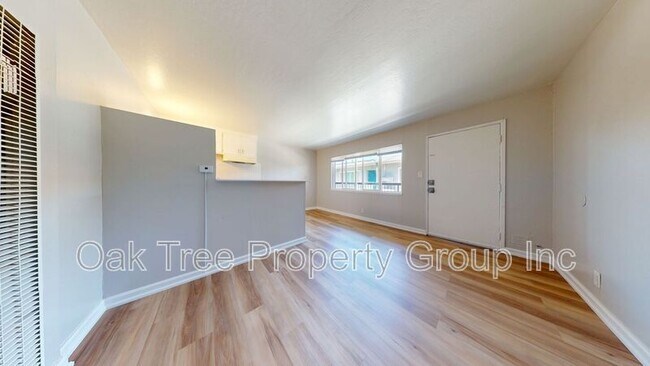 Foto del edificio - 2274-2274 E 15th St