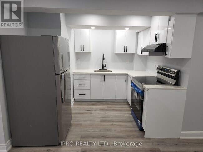 Building Photo - 1275 Prestonwood Crescent