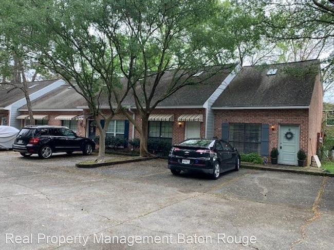 Building Photo - 10514 N Oak Hills Pkwy