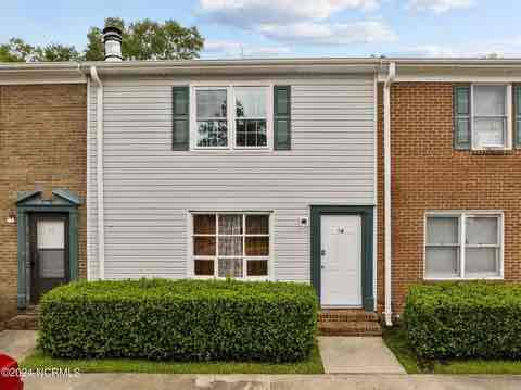 Photo - 100 Kristin Dr Townhome