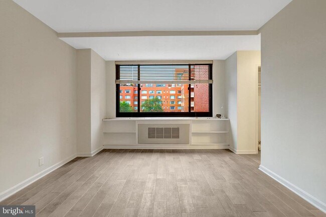 Foto del edificio - 1021 Arlington Blvd