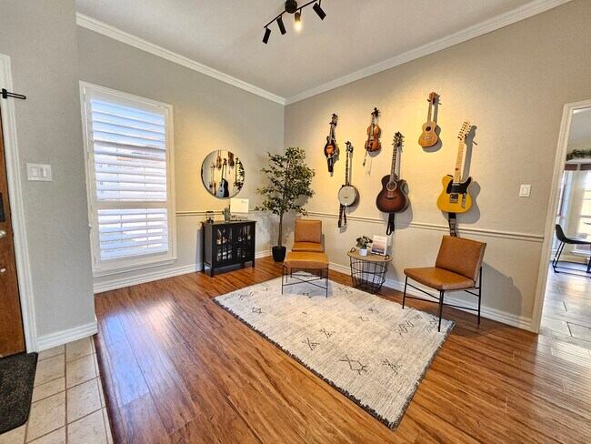 Building Photo - 5204 Valleydale Dr