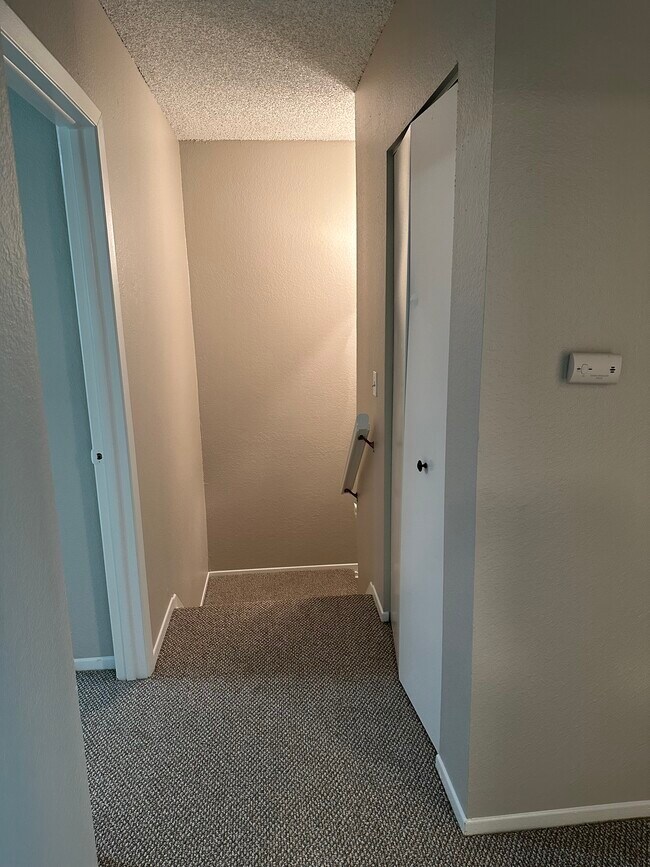 UPSTAIRS HALLWAY WITH LINEN CLOSET - 3035 Oneal Pkwy