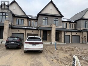 Building Photo - 97 Manuel St