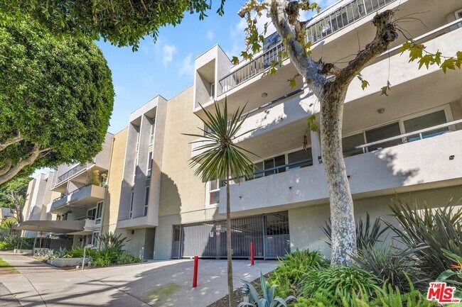 Foto del edificio - 8535 W Knl Dr