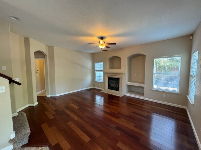 Building Photo - Updated 4 Bedroom Natomas Crossing Home