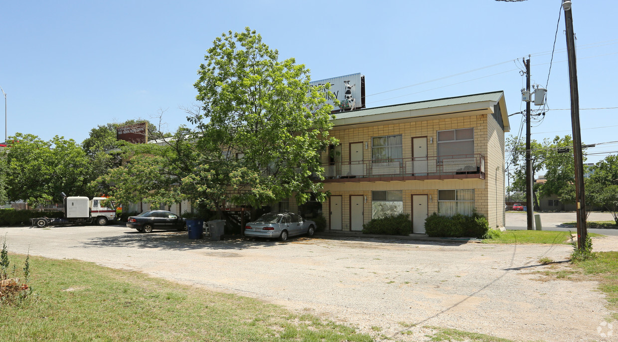 Primary Photo - Acacia Building