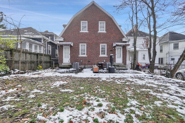 Building Photo - 182 E Patterson Ave