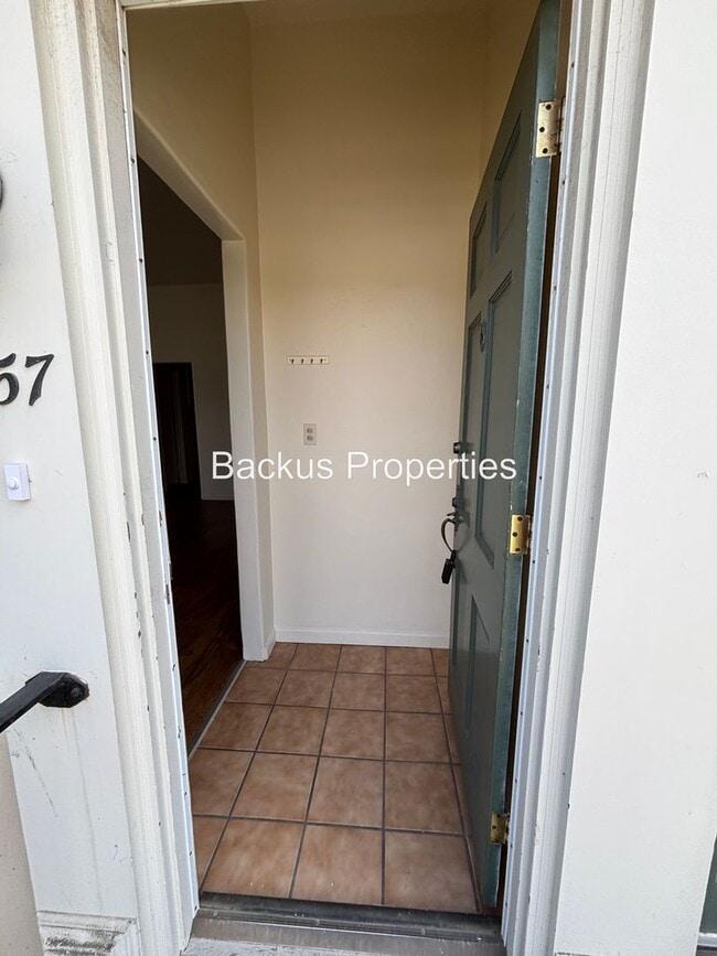 Building Photo - Archer St 157-159